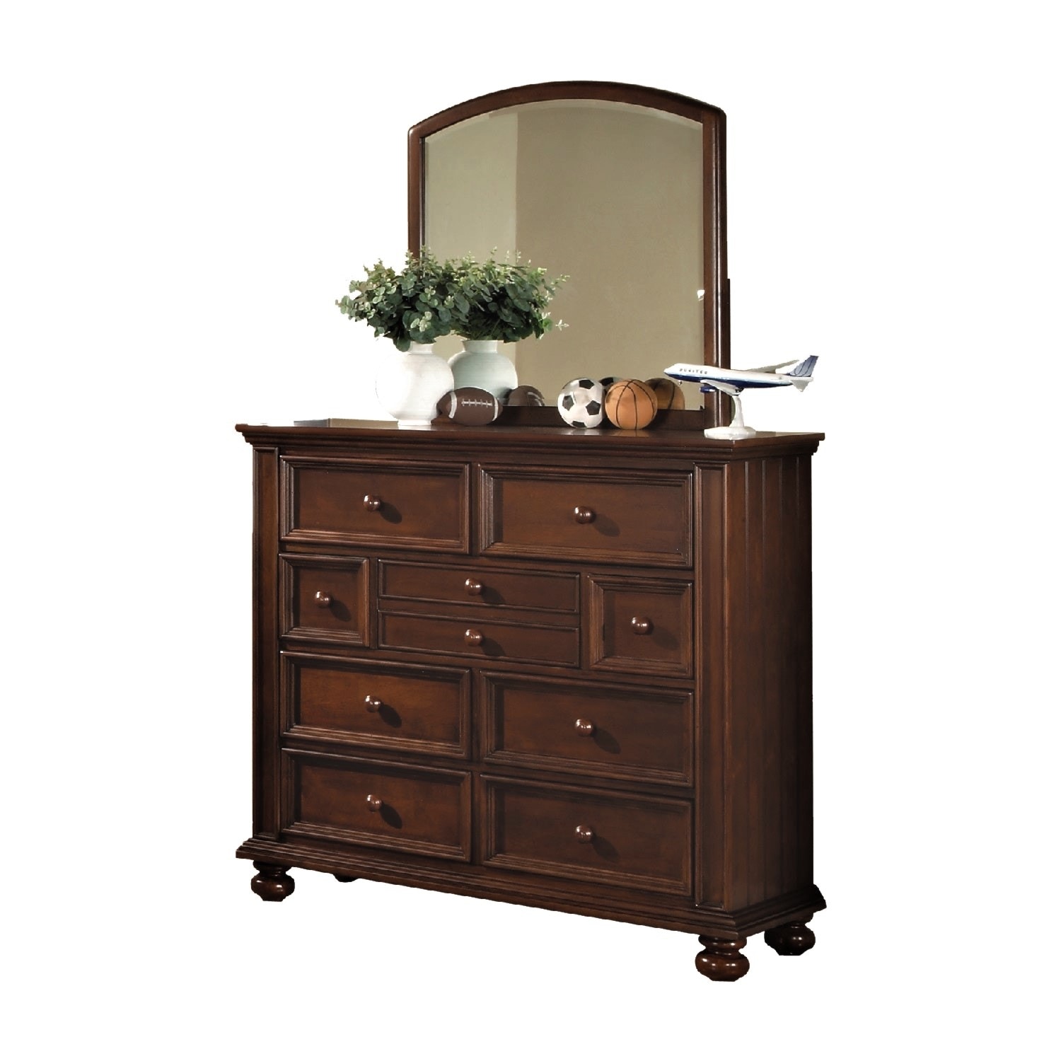 NICENESS GARVEY　M Vaughan Bassett Woodbridge 821-667-066B-502-666 Transitional